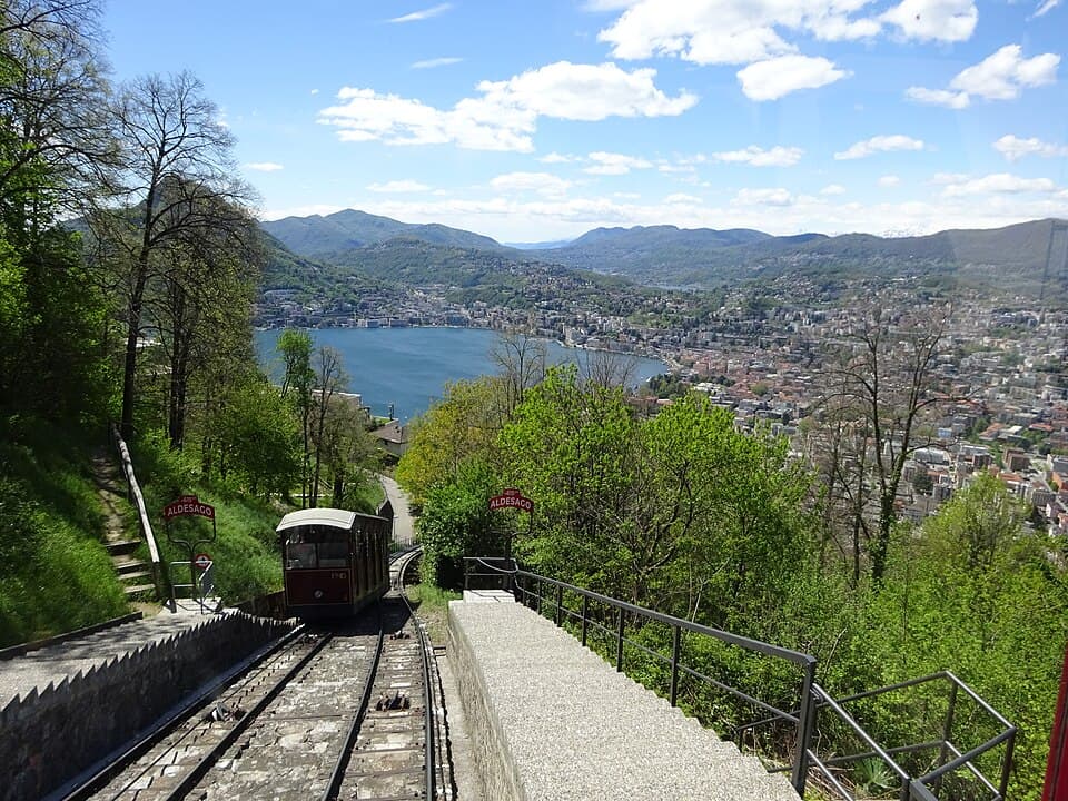 Monte Brè فنیکولر
