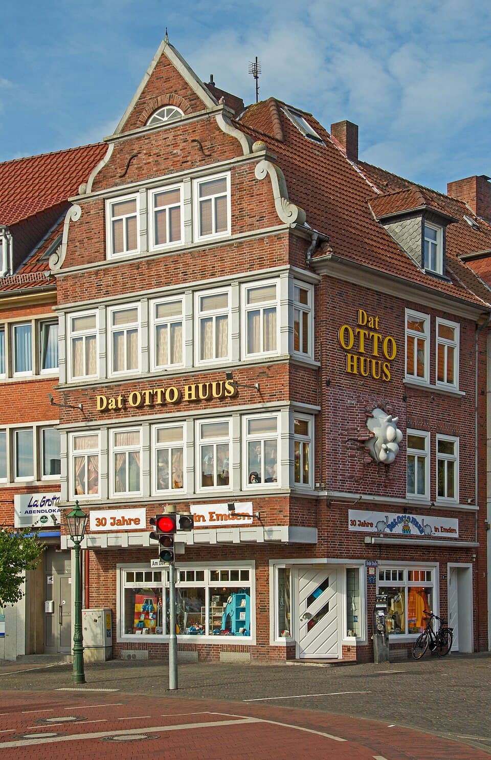 Ratsdelft اور Otto Huus