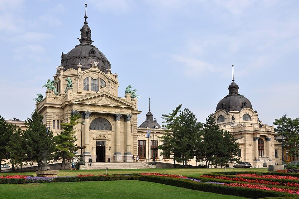 حمامات Széchenyi الحرارية