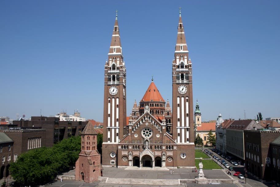 Gereja Votif & Alun-Alun Dóm