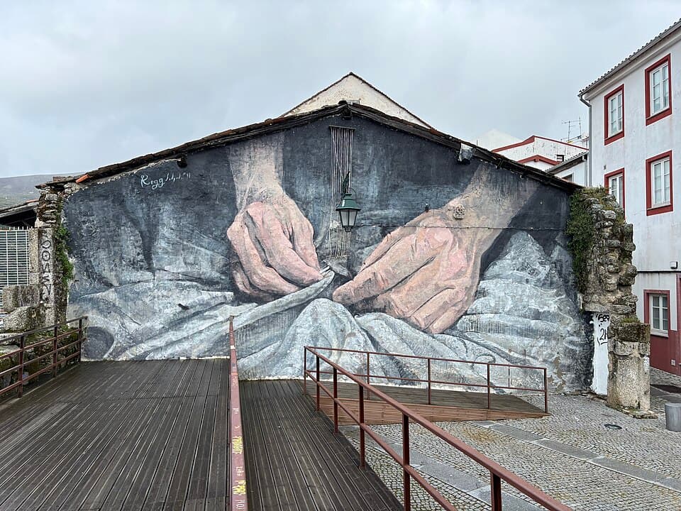 Ruta de arte urbano de la lana