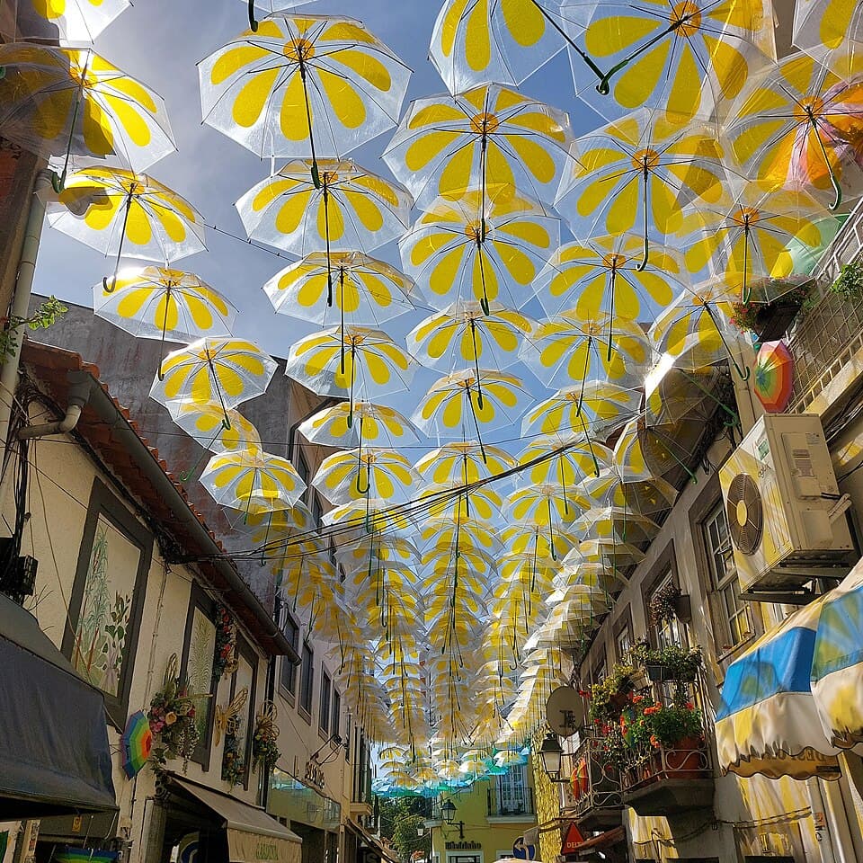 Calle de los paraguas