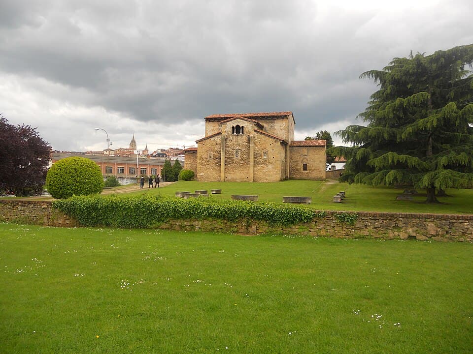San Julián de los Prados