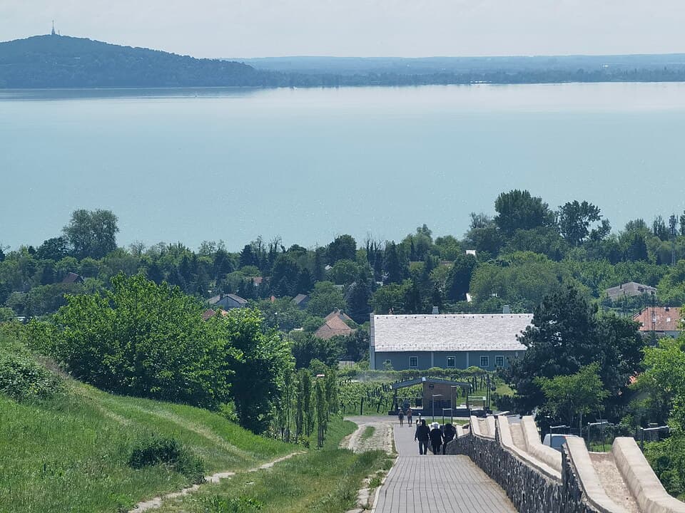 Kisfaludy Lookout & Rózsakő